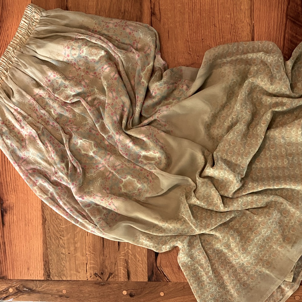 Lavand Beautiful Sage Green w/ Muted Print Lined Maxi Skirt, About 42,” Size Med